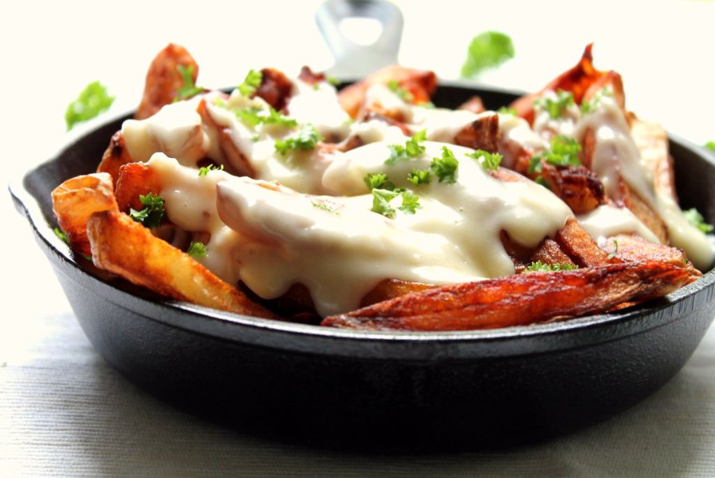 fondue cheese fries