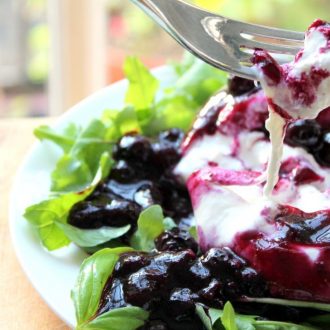 blueberry burrata salad