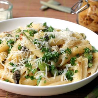 roasted asparagus, white wine and manchego carbonara