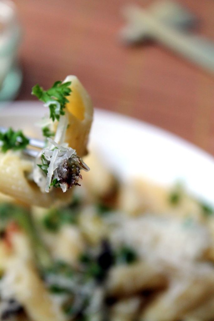 white wine & manchego asparagus carbonara