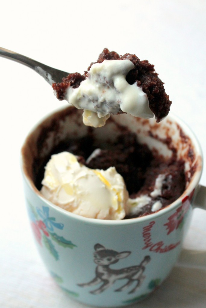 This mug cake is easy and deliciously festive, it reminds me of British classic Terry's chocolate orange!