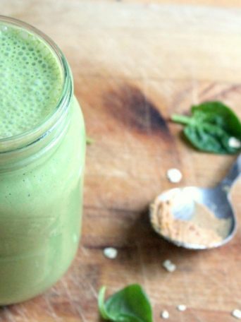This gentle smoothie is the perfect breakfast for non-morning people who find it difficult to eat first thing in the morning. It has everything you need from a breakfast while being easy on the tummy.