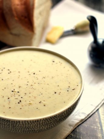 This vegetarian soup is packed with flavor! Only 5 ingredients, easy to make in the slow cooker. This is based on the classic British broccoli and stilton soup, but with a little extra potato to make it economical. You can use any blue cheese.