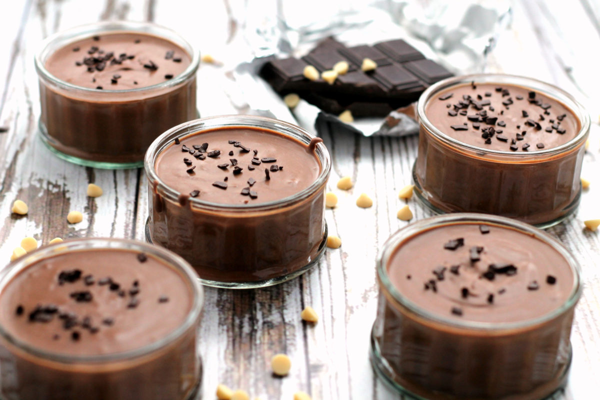 A 3 ingredient, 15 minute Baileys dessert to impress. Rich and flavourful, with a super creamy, luxurious texture similar to chocolate mousse. I pack it with a double shot of Baileys per portion, but it can be made much lighter if you wish!