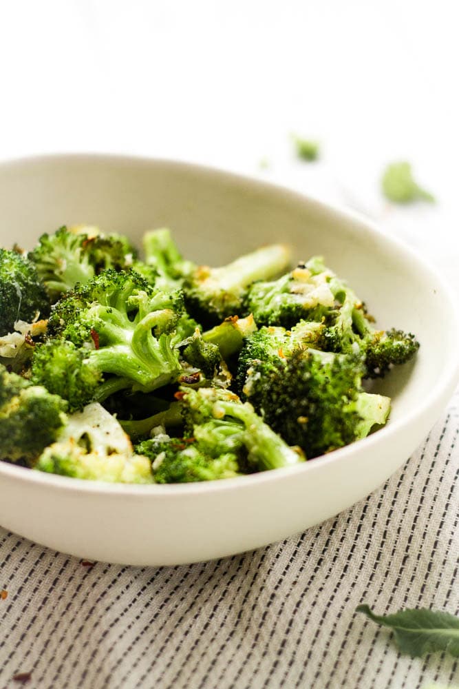 Air fryer broccoli parmesan in a bowl