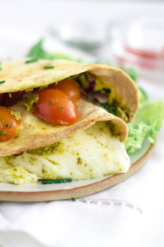 Air Fryer Wraps with Mozzarella & Pesto (Tik Tok Style) Happy Veggie