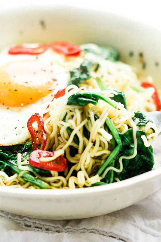 10 Minute Spinach Ramen Happy Veggie Kitchen