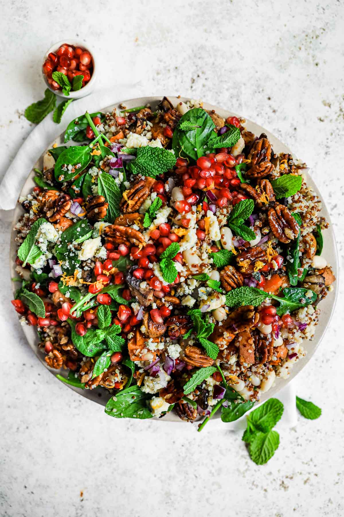 vegetarian-christmas-salad-happy-veggie-kitchen