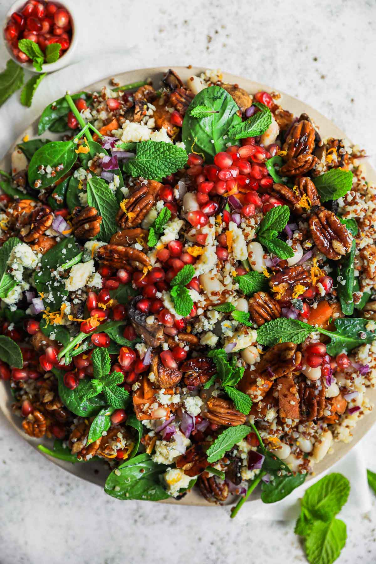 Vegetarian Christmas Salad - Happy Veggie Kitchen Vegetarian Christmas Salad - Happy Veggie Kitchen