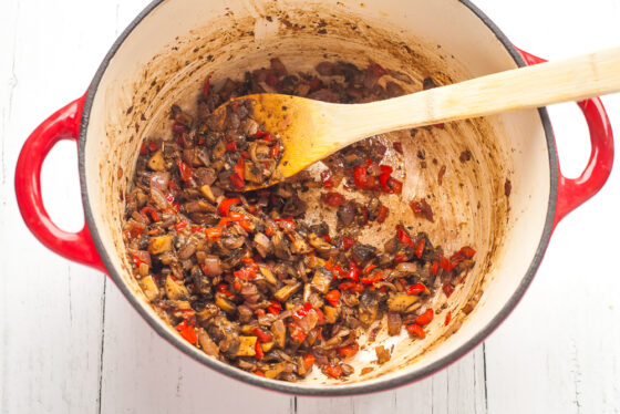 Spaghetti Sauce Made With Fresh Tomatoes - Happy Veggie Kitchen