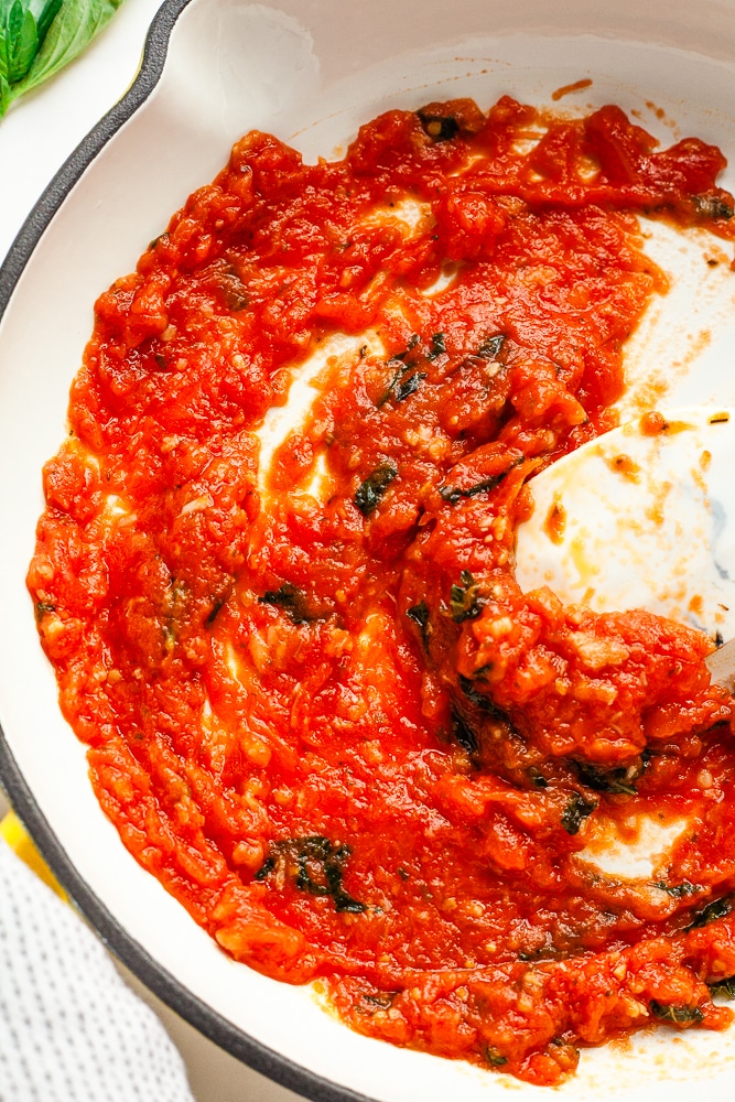 Fresh Tomato Pizza Sauce - Happy Veggie Kitchen